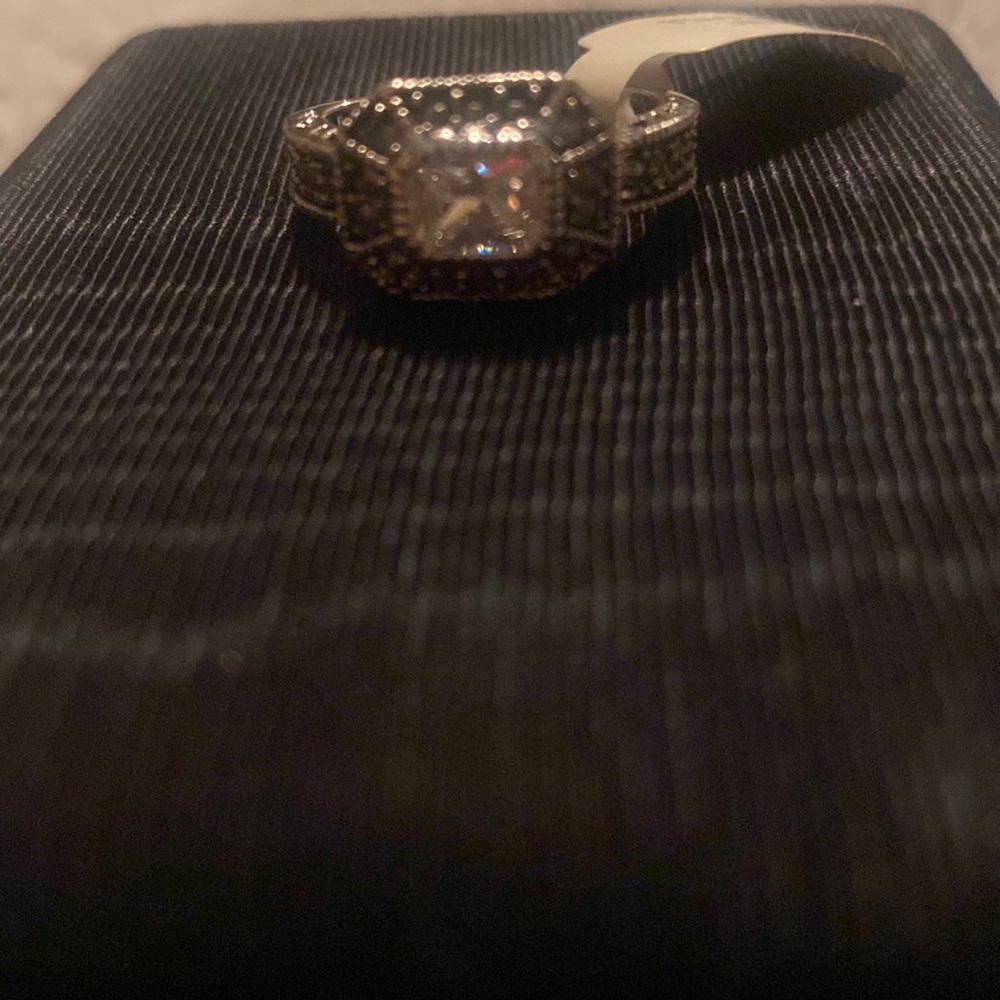 Park lane ring